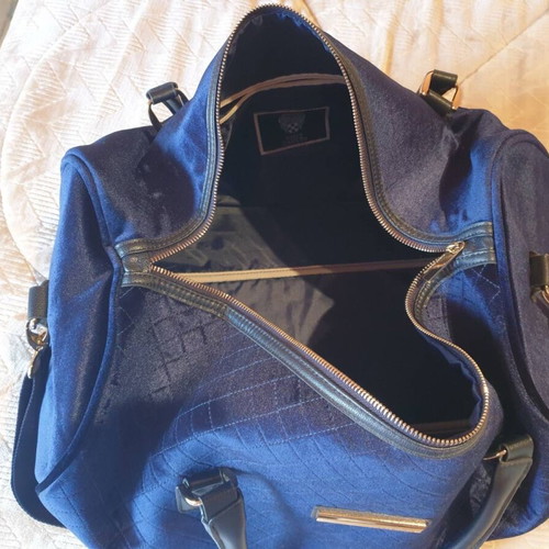 Travel bag Vince Camuto like new, navy blue shoulder