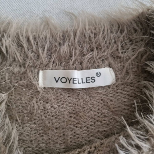 Fluffy cropped beige sweater new, one size