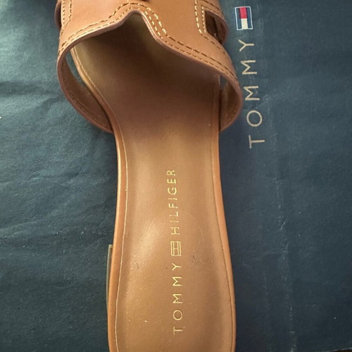 Tommy Hilfiger platform sandals size 38, camel