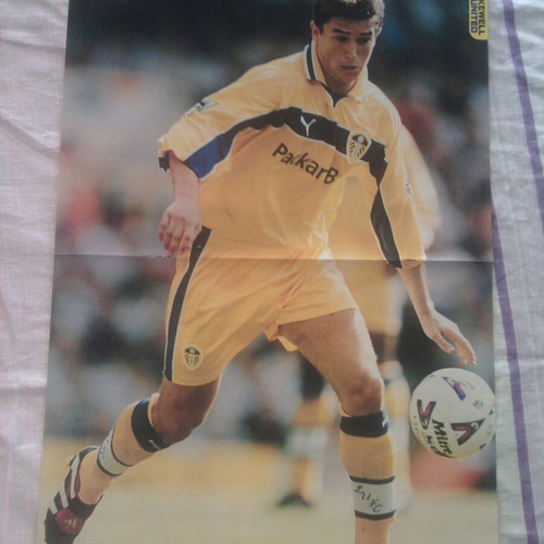 Harry Kewell (Leeds) & Steffen Iversen (Tottenham) poster like new