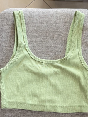 Zara pastel green crop top size M like new