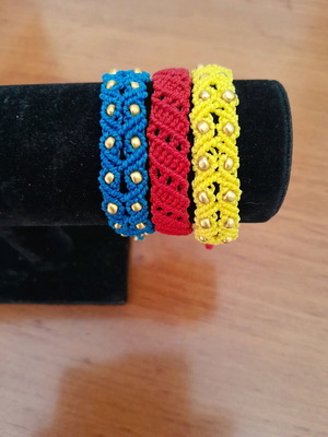 Macrame bracelets like new, blue and red