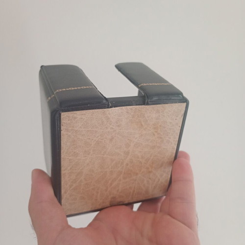 Note Cube used, in good condition