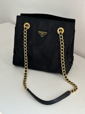 Vintage Prada shoulder bag in excellent condition, black