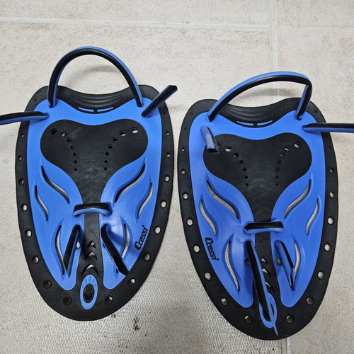Complete swimming set like new with Cressi sub fins and accessories