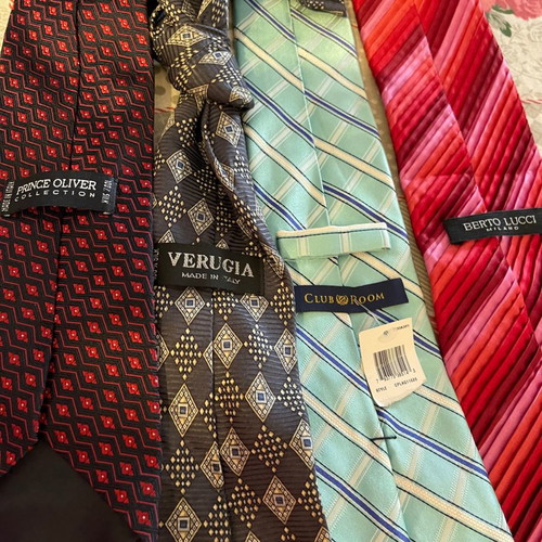 Branded ties used, pack of 4 pieces