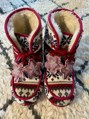 Oysho house boots like new, white and red, size 41