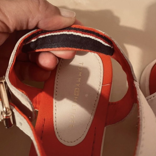 Tommy Hilfiger red criss-cross sandals size 40 like new