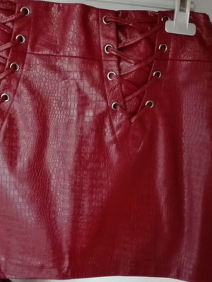 Stradivarius House of the dragons skirt short grená leather L new with tag