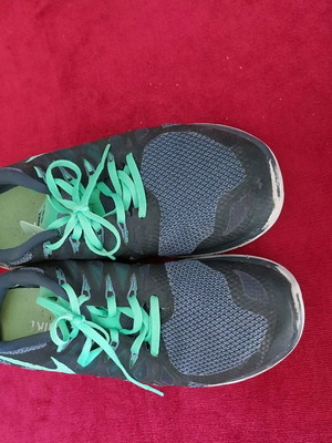 Nike men's athletic shoes used, size 43, black and gray