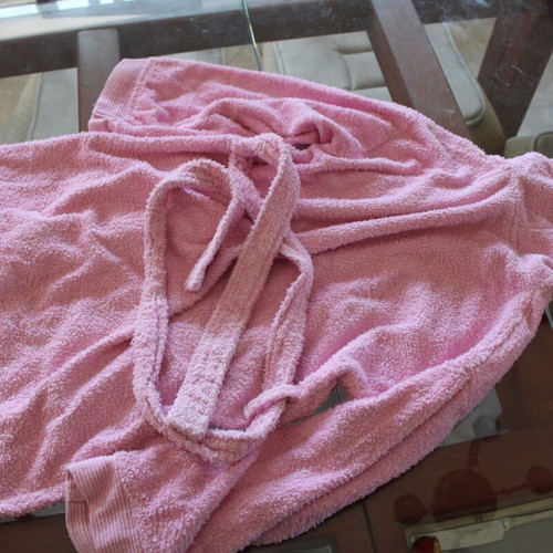 Children's pink bathrobe like new for 10/12 years old
