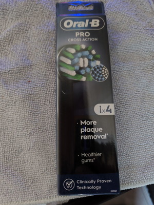 Oral B κεφαλές οδοντόβουρτσας καινούργιες πακέτο 4