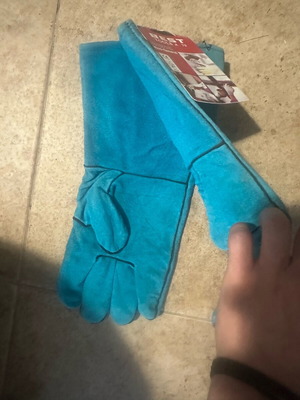 Long work gloves new, one size