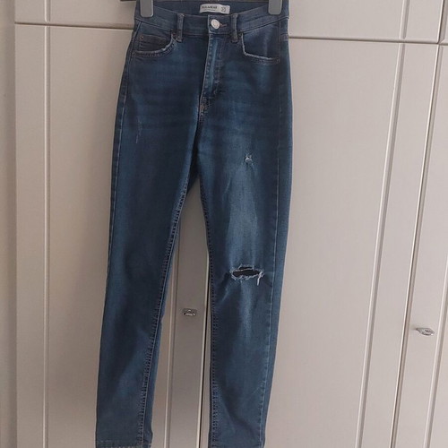 Pull & Bear elastic jeans size 32 like new, blue