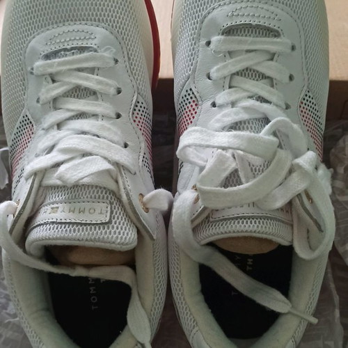 Tommy Hilfiger women's athletic shoes used, size 38, white