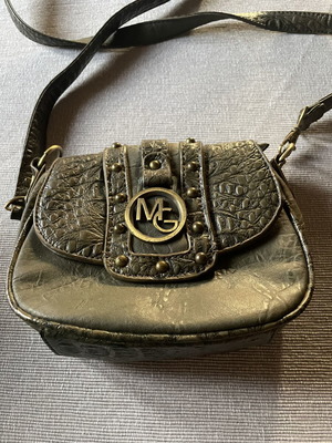Vintage MG crossbody bag in olive green with brass details like new