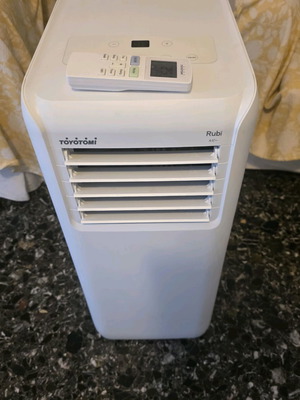 Toyotomi portable air conditioner Rubi series model TPAC-09C like new