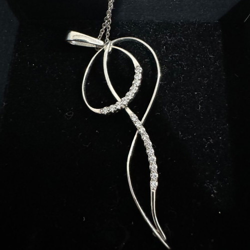 Silver pendant Ozzi new with its box