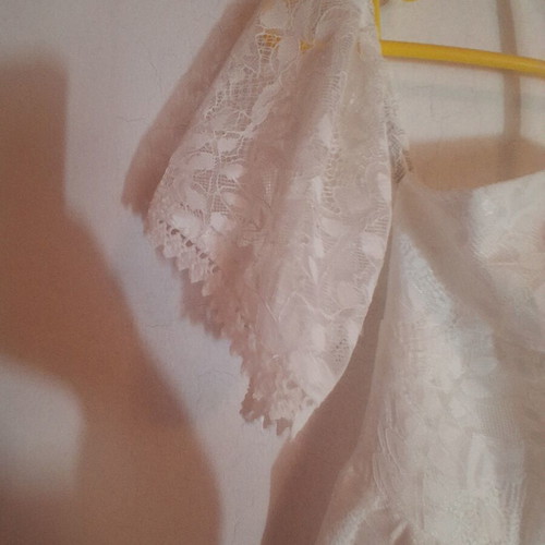 White lace dress Shein like new, asymmetric cut