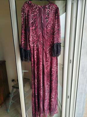 Open dress pink XL like new with lace sleeves