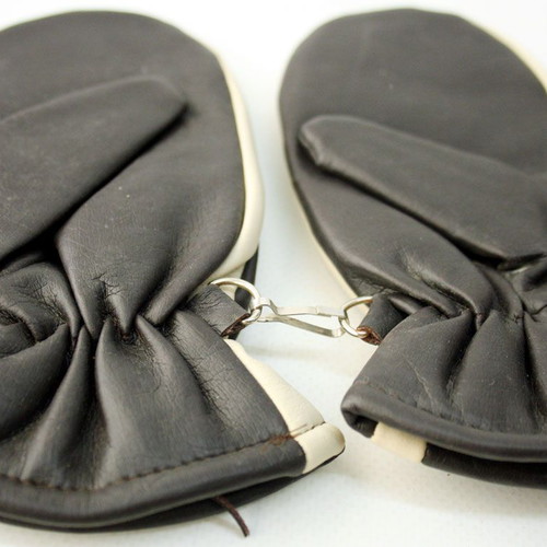 Vintage winter leather ski gloves 1980s new from Hong Kong