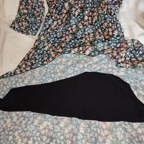 Long floral dress like new, pleated and lined, size M