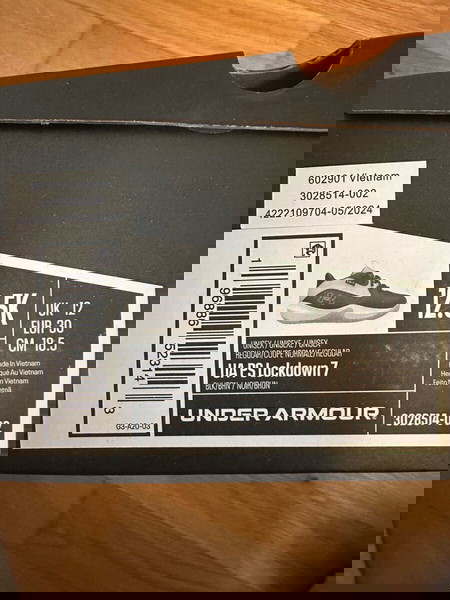 under Armour ολοκαίνουρια αθλητικά παιδικά νούμερο 30