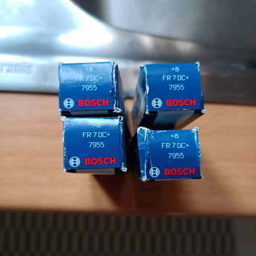 Bosch spark plugs set of 4 +8FR7DC+7955 new