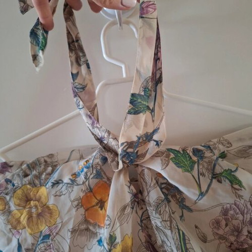 H&M summer dress tied at the neck like new, multicolor, size M