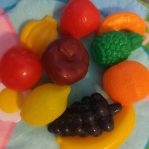 Fruit set for interactive play like new