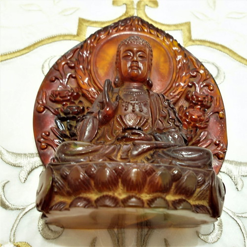 Shakyamuni Shakya Mani Buddha amber shrine used 18th-19th century