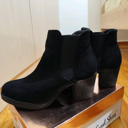 Black women's ankle boots like new, size 37