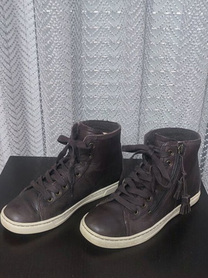 UGG brown boots No 37 like new