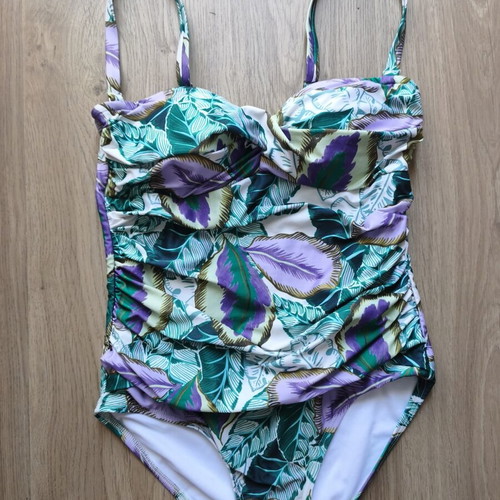 SugarFree one-piece swimsuit like new, size Medium, multicolor