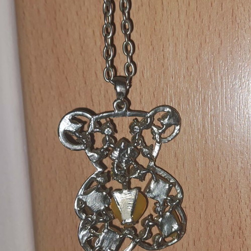 Teddy Bear Necklace like new, silver, 40cm