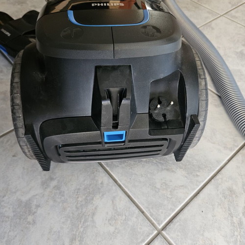 Philips PowerPro Compact FC9331/09 vacuum cleaner used, 750w