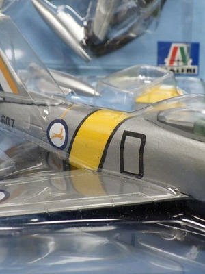 North American F-86 Sabre airplane kit Italeri 1:100 new