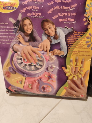 Σετ για νύχια Mattel μεταχειρισμένο με χρυσόσκονη και αυτοκόλλητα