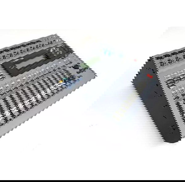 ΚΟΝΣΟΛΑ Yamaha 01 v + card