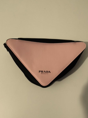 Τσαντάκι Prada Beauty μεταχειρισμένο, τριγωνικό ροζ και μαύρο