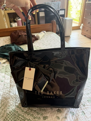 Ted Baker shoulder bag new with tag