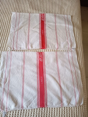 Vintage QANTAS Linen Kitchen Towels Set of 2 like new