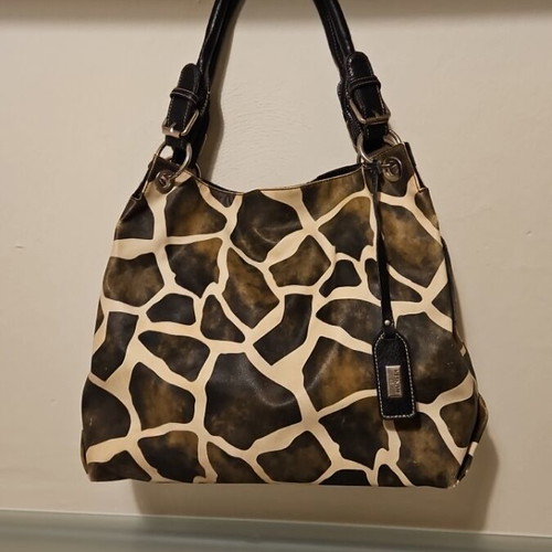 Hunter shoulder bag with giraffe print used