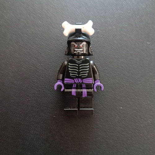 Lego Ninjago Lord Garmadon Minifigure Legacy Version, perfect condition