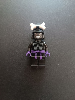 Lego Ninjago Lord Garmadon Minifigure Legacy Version, perfect condition