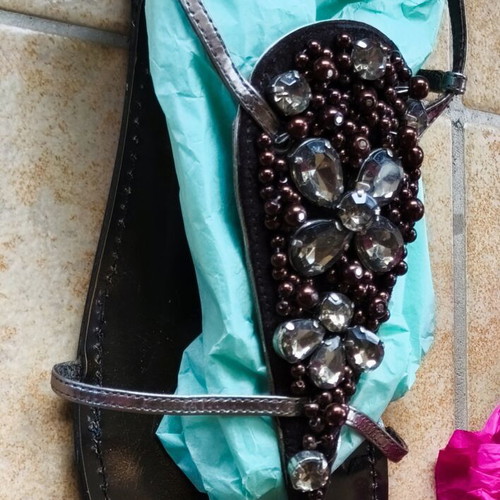 Lola Cruz sandals size 39 without heels with crystals and beads like new