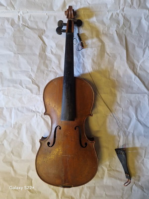 Vintage Antonius Stradivarius Violin 1730 used, for repair