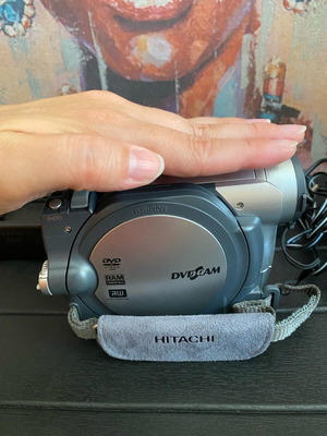 HITACHI DVD КАМЕРА оригинал, произведена в Япония!!!