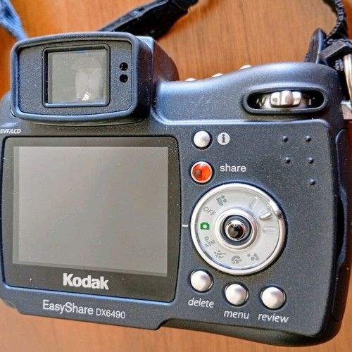 Kodak EasyShare DX6490 camera like new