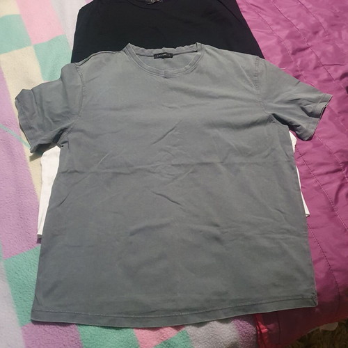 T-shirts set of 3 like new, size L
